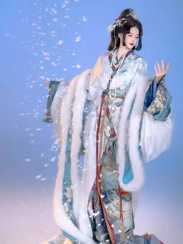 New Hanfu Women Zhan Guo Robe  - đánh giá và giá Embroidery Cotton