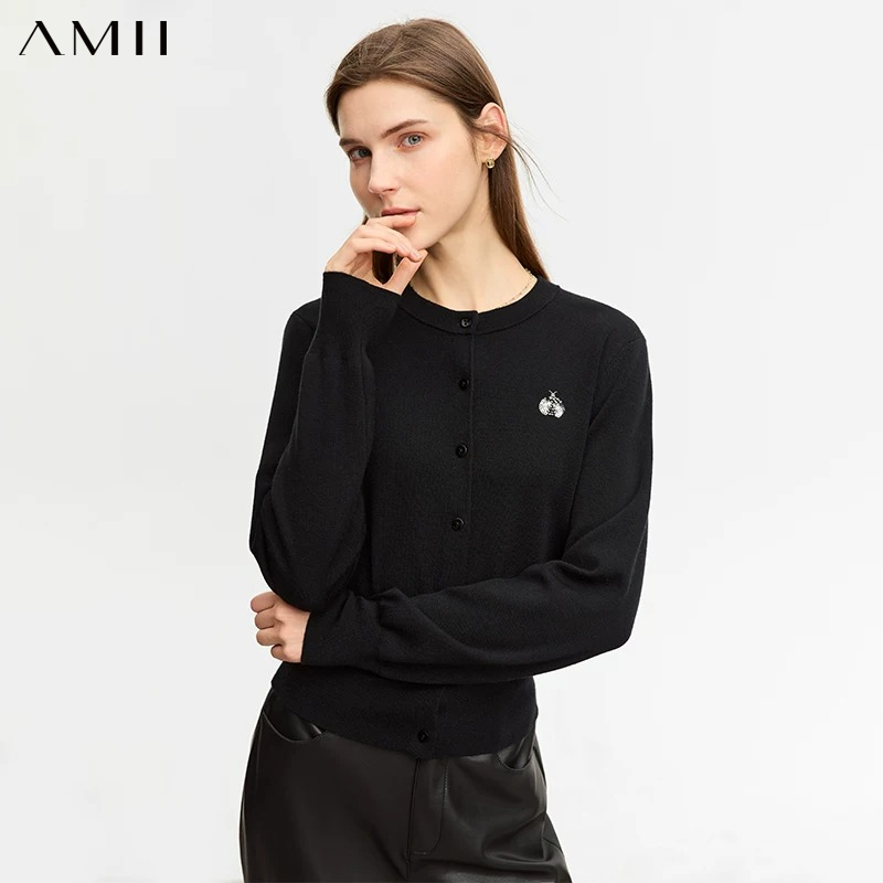 AMII Minimalist Woolly Sweater - đánh giá và giá Embroidery Lady Bug