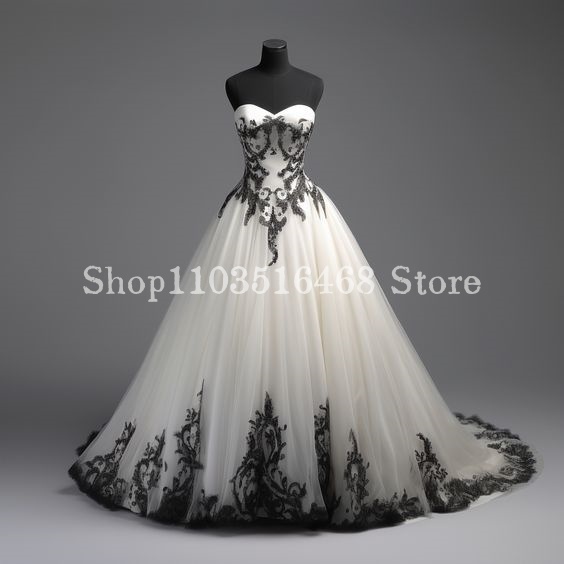 Black White Gothic Embroidered - đánh giá và giá Embroidery Gothic